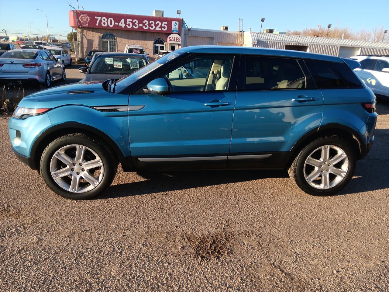 2014 Land Rover Range Rover Evoque AWD, Leather, Pano Roof, NAV, BU Cam, Htd Steering - Photo #4