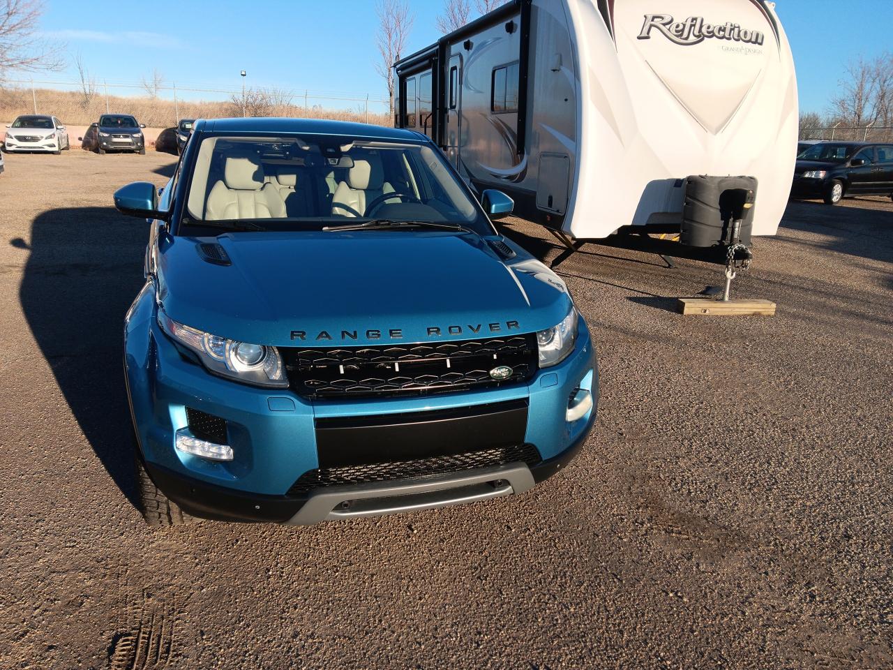 2014 Land Rover Range Rover Evoque AWD, Leather, Pano Roof, NAV, BU Cam, Htd Steering - Photo #2