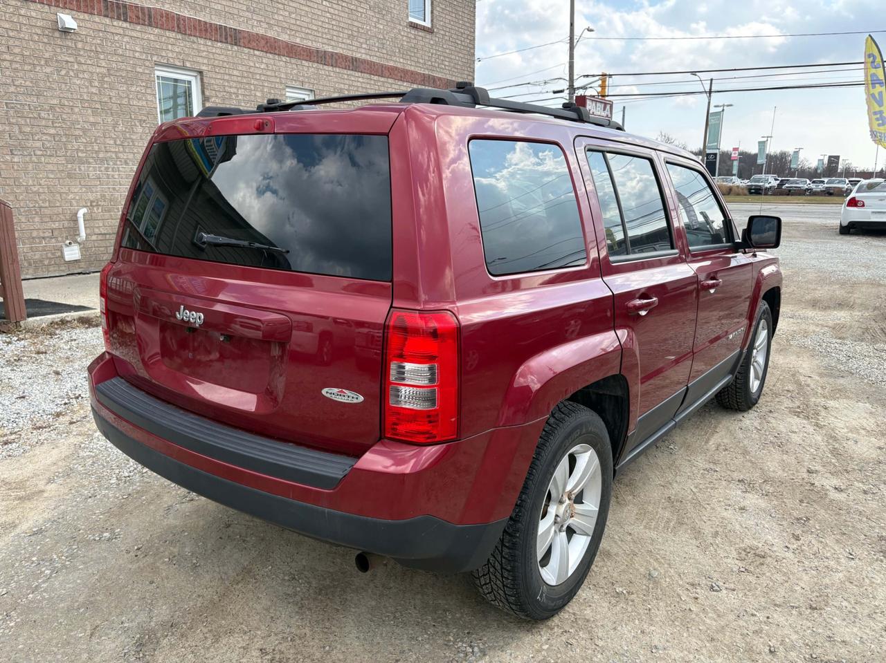 2014 Jeep Patriot FWD 4dr North with Safety and Warranty, Financing available Photo