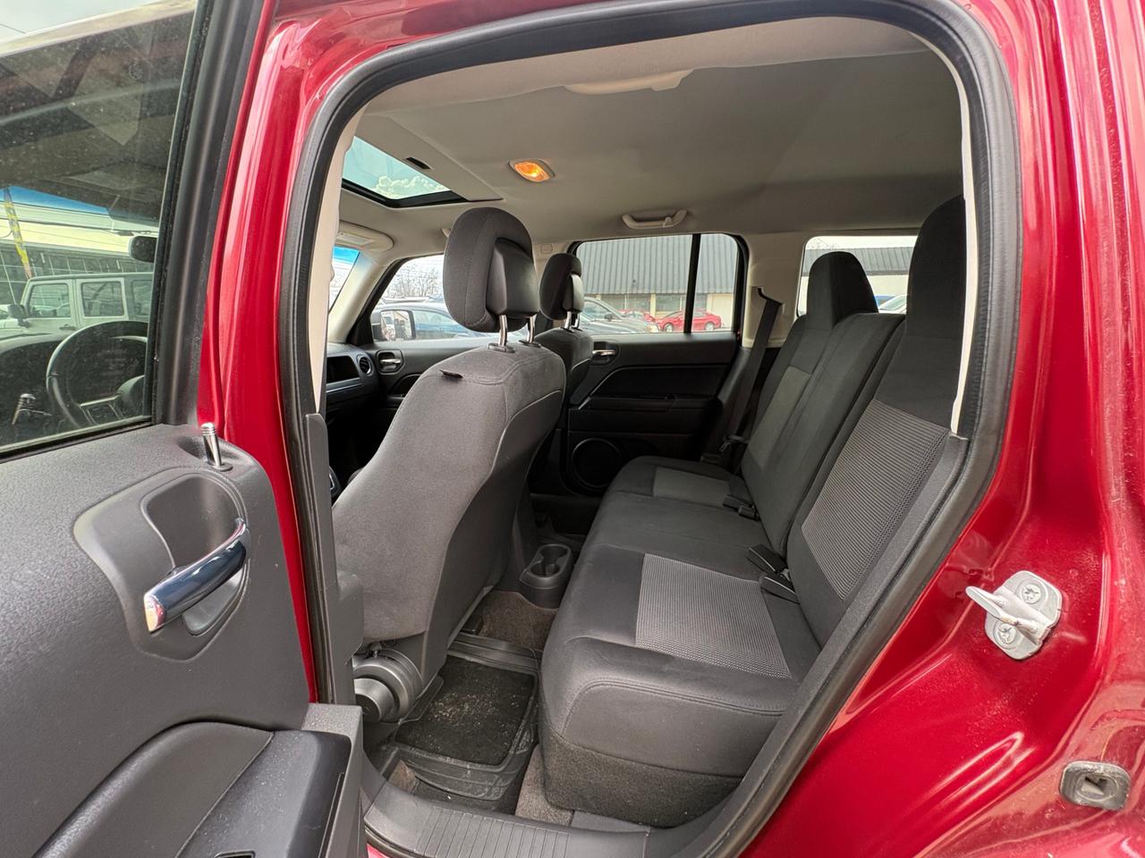 2014 Jeep Patriot FWD 4dr North with Safety and Warranty, Financing available Photo