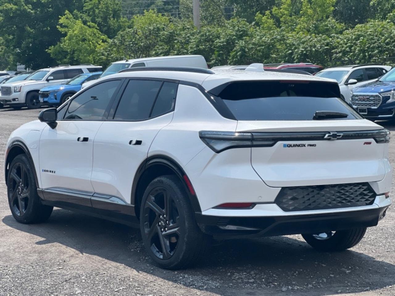 2025 Chevrolet Equinox EV RS  - Cooled Seats -  Power Liftgate Photo3