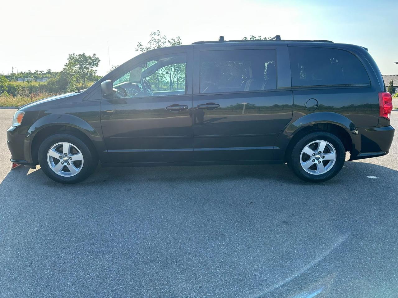 2012 Dodge Grand Caravan  - Photo #4