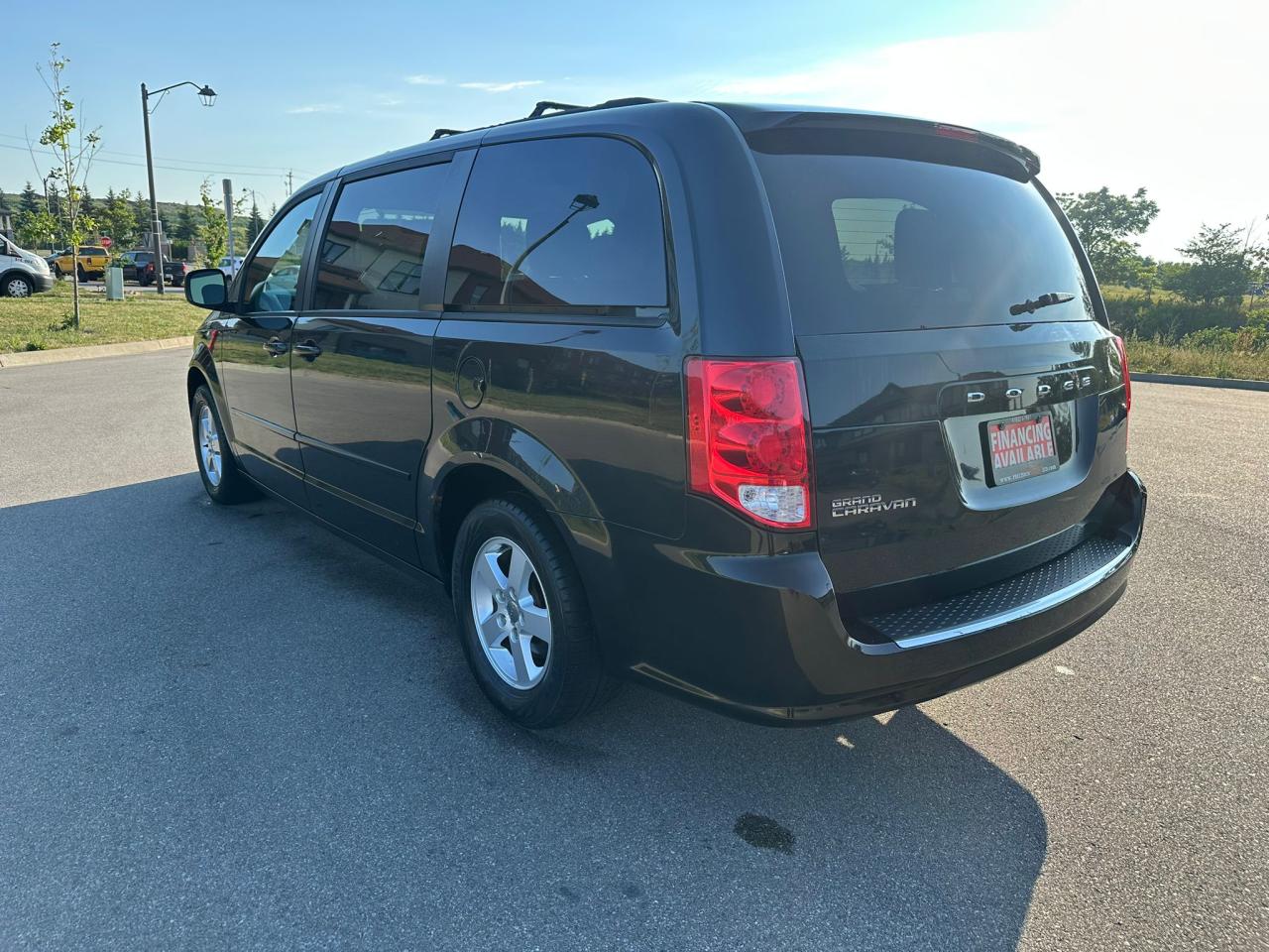 2012 Dodge Grand Caravan SXT Photo3