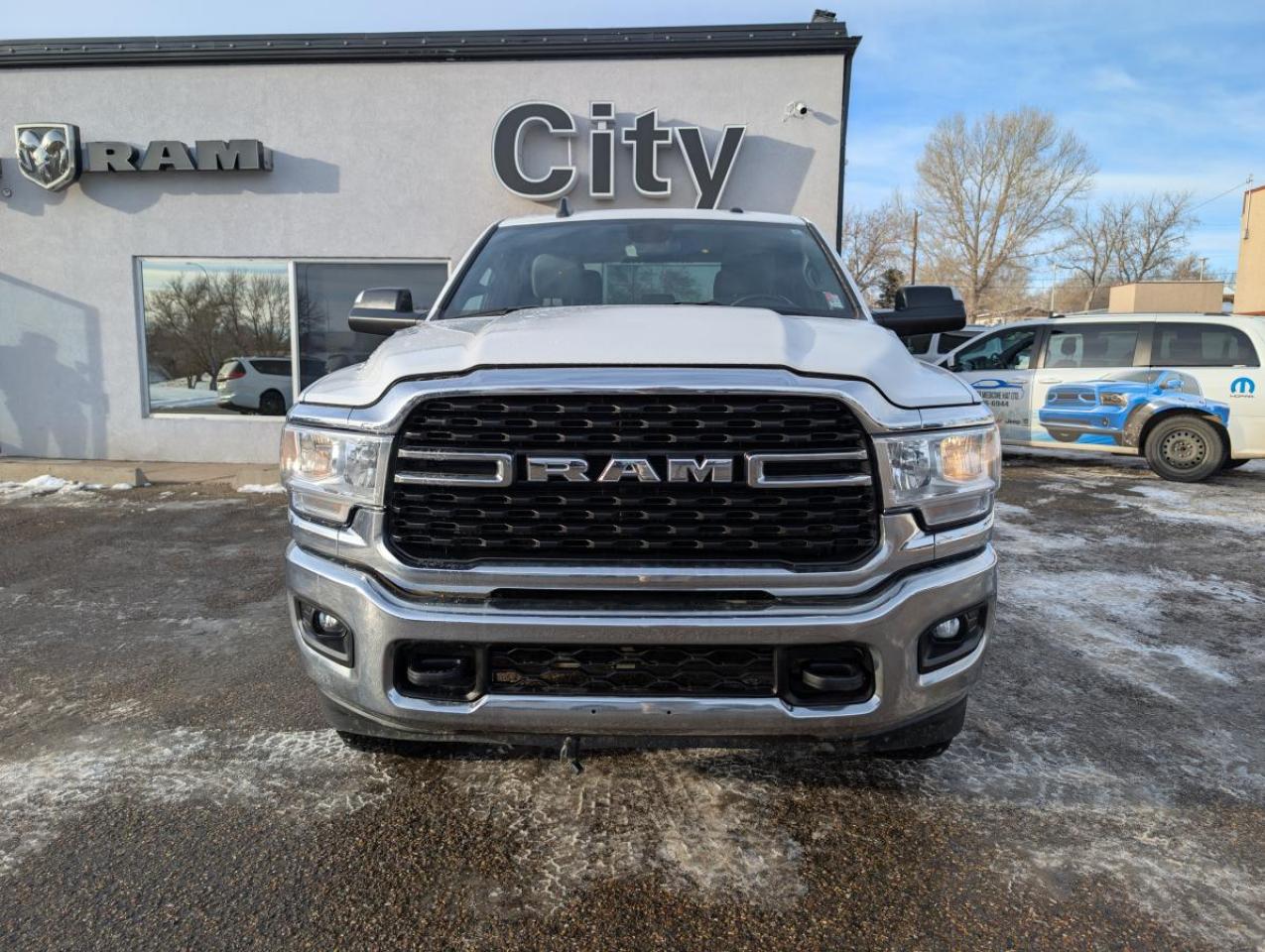 Used 2022 RAM 3500 Big Horn cabine d'équipe 4x4 caisse de 6 pi 4 po for sale in Medicine Hat, AB