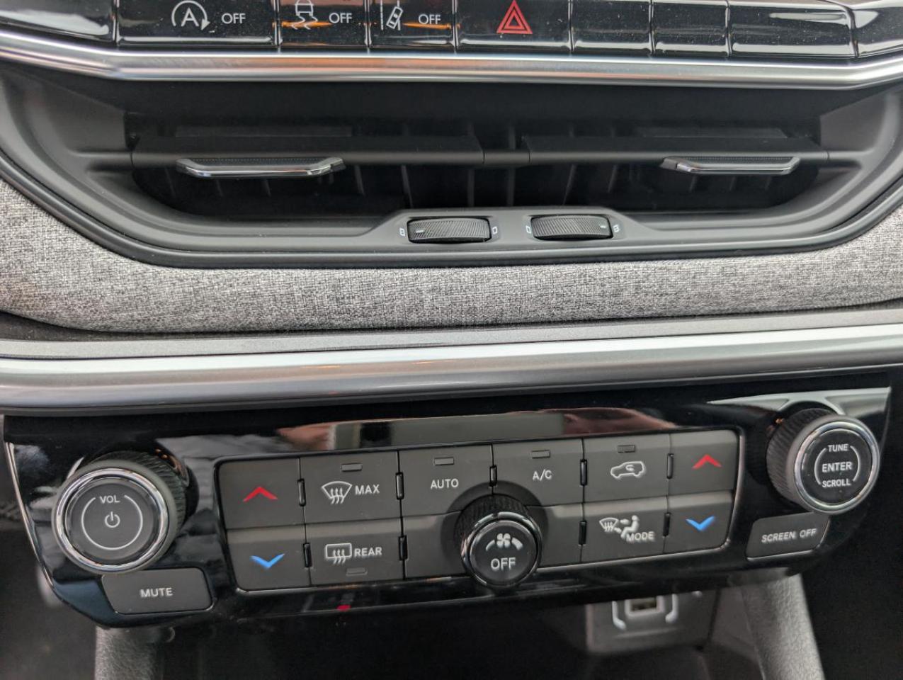 2025 Jeep Compass NORTH 4X4 Photo