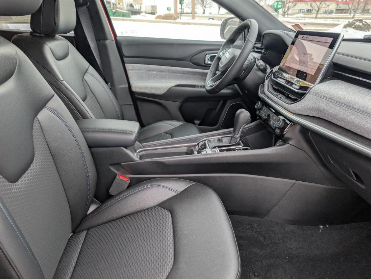 2025 Jeep Compass NORTH 4X4 Photo