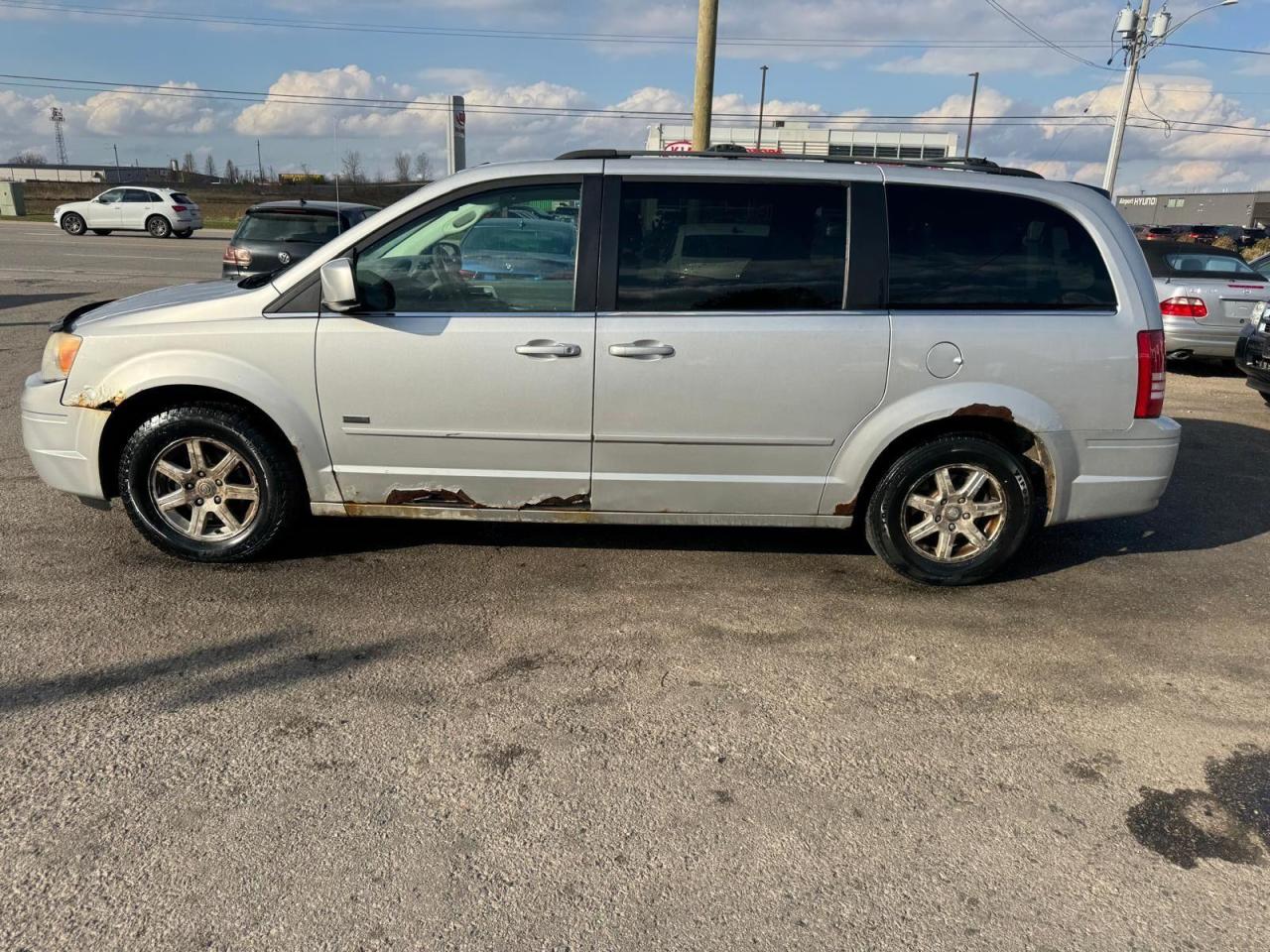 2008 Chrysler Town & Country Touring, RUNS GOOD, AS IS SPECIAL - Photo #2