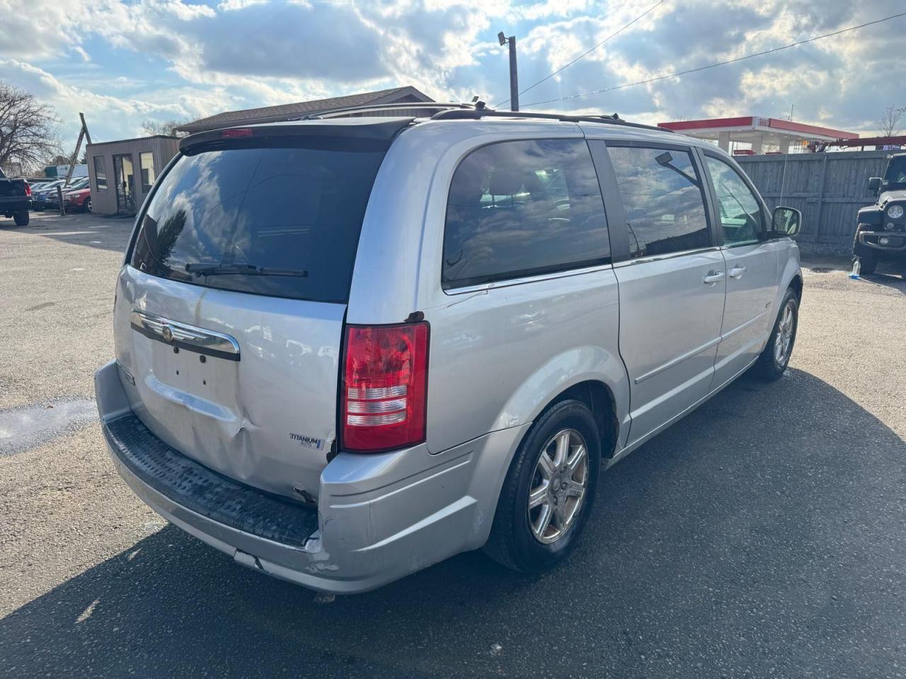 2008 Chrysler Town & Country Touring, RUNS GOOD, AS IS SPECIAL - Photo #5