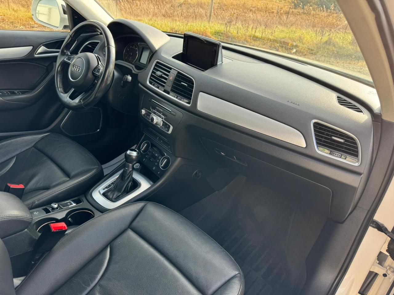 2017 Audi Q3 S-LINE | CLEAN CARFAX | NAV | PANO | LEATHER Photo8