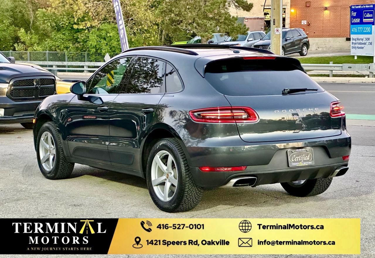 2018 Porsche Macan  Photo2
