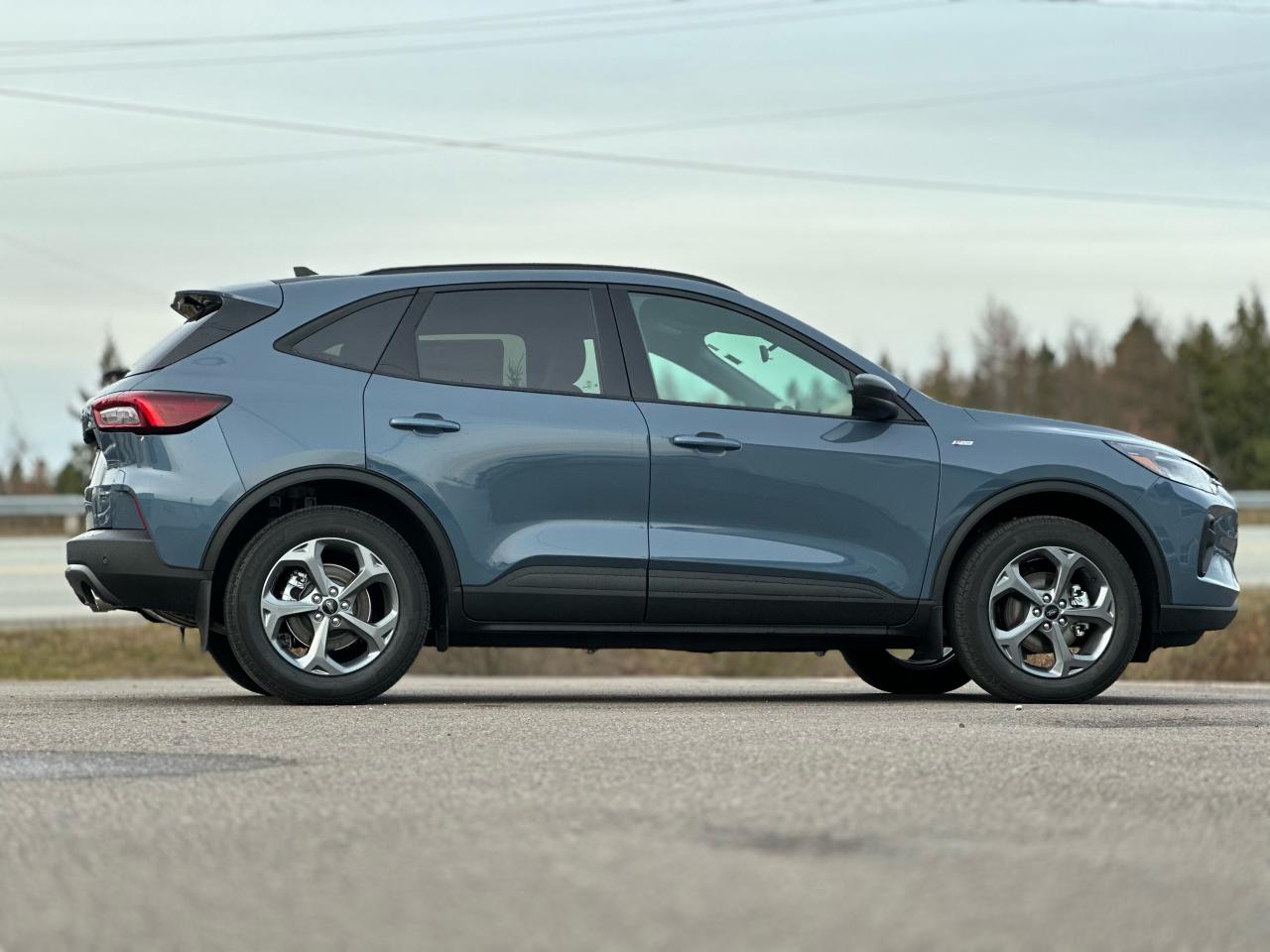 2025 Ford Escape ST-Line AWD Photo5