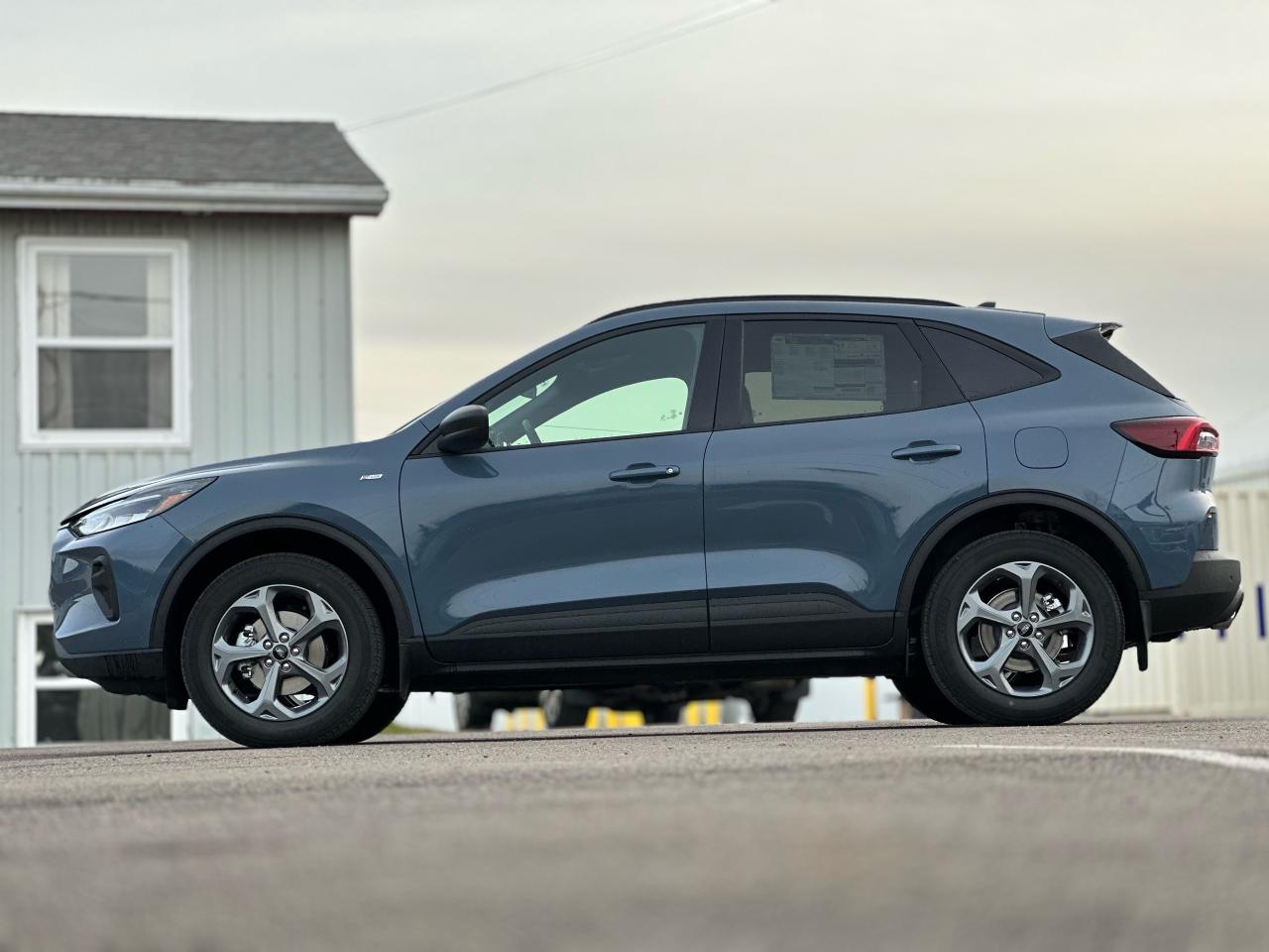 2025 Ford Escape ST-Line AWD Photo5