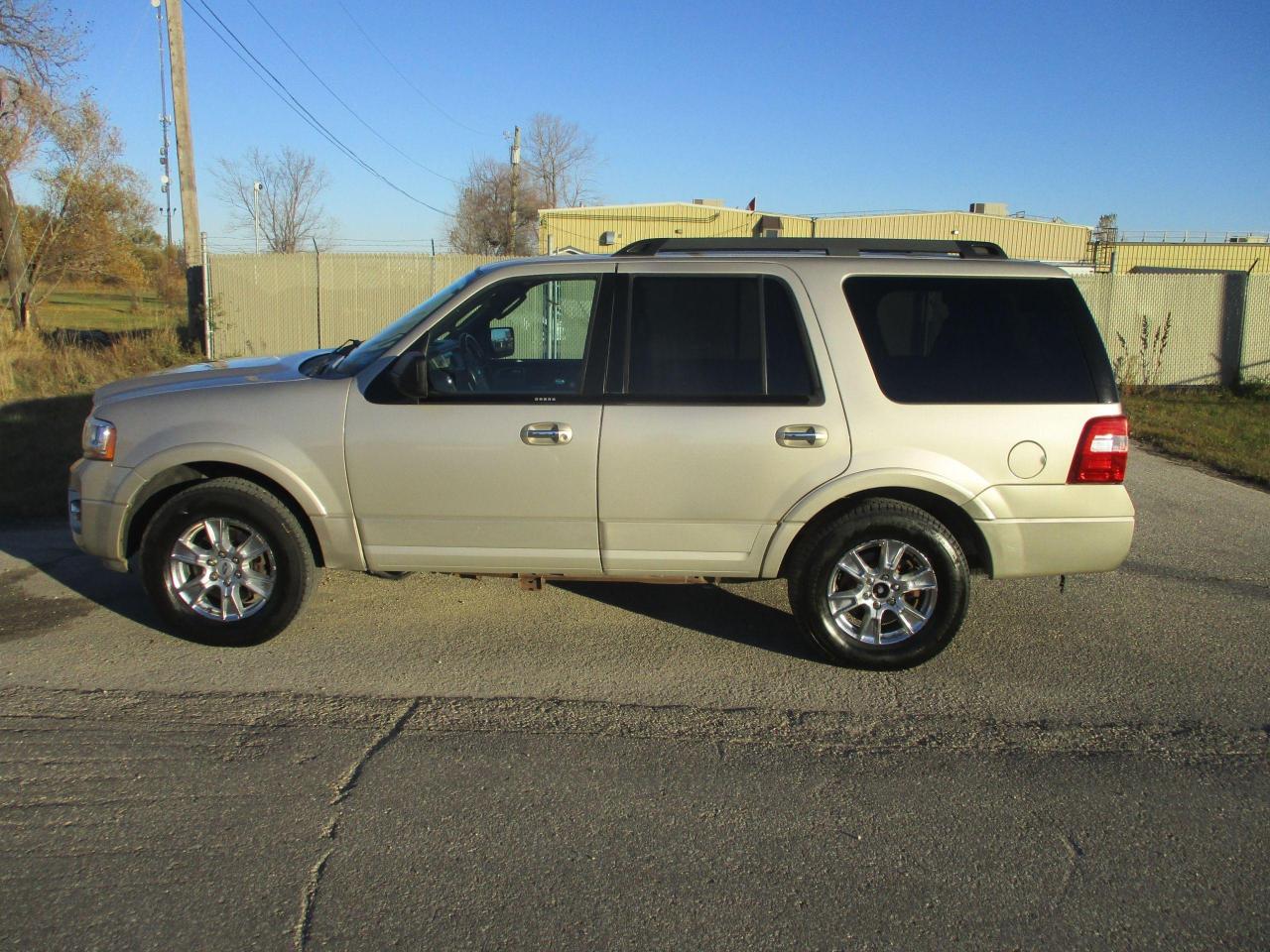 Used 2017 Ford Expedition XLT for sale in Headingley, MB