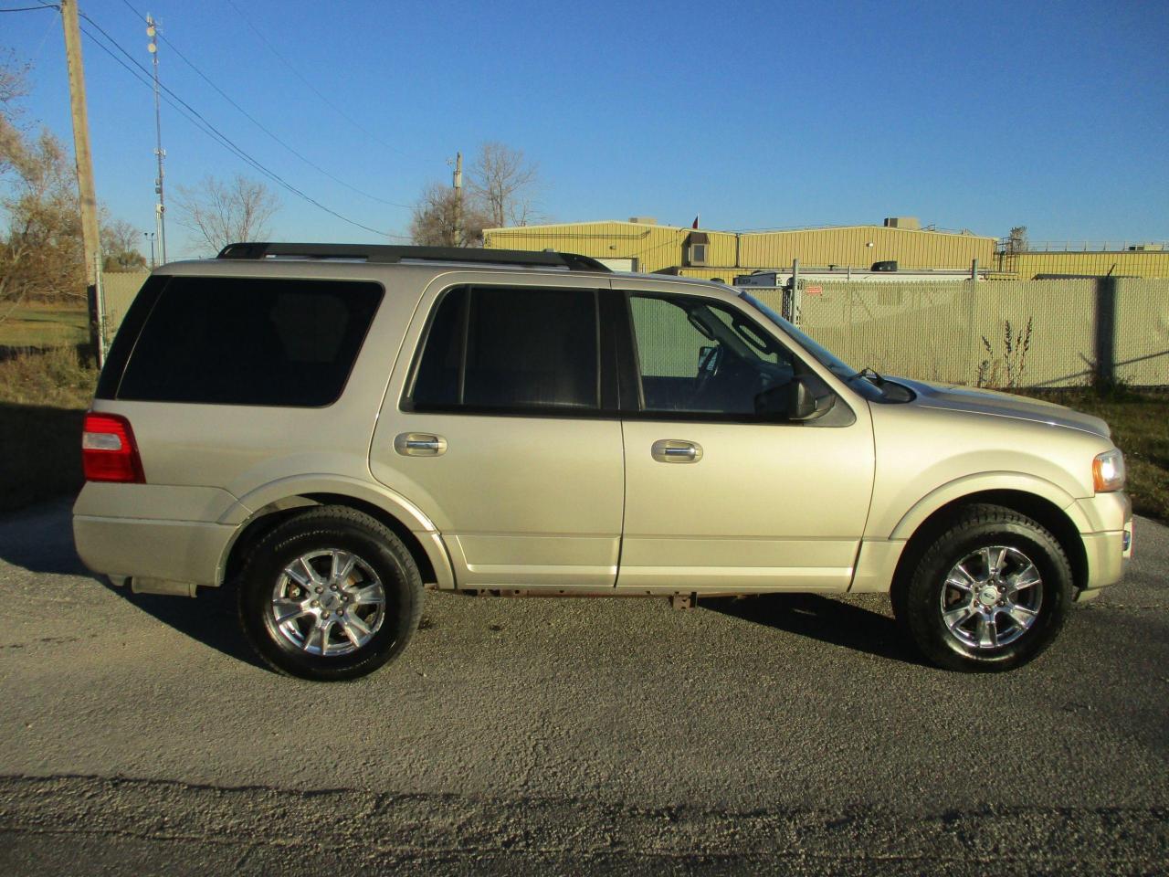 2017 Ford Expedition XLT - Photo #3
