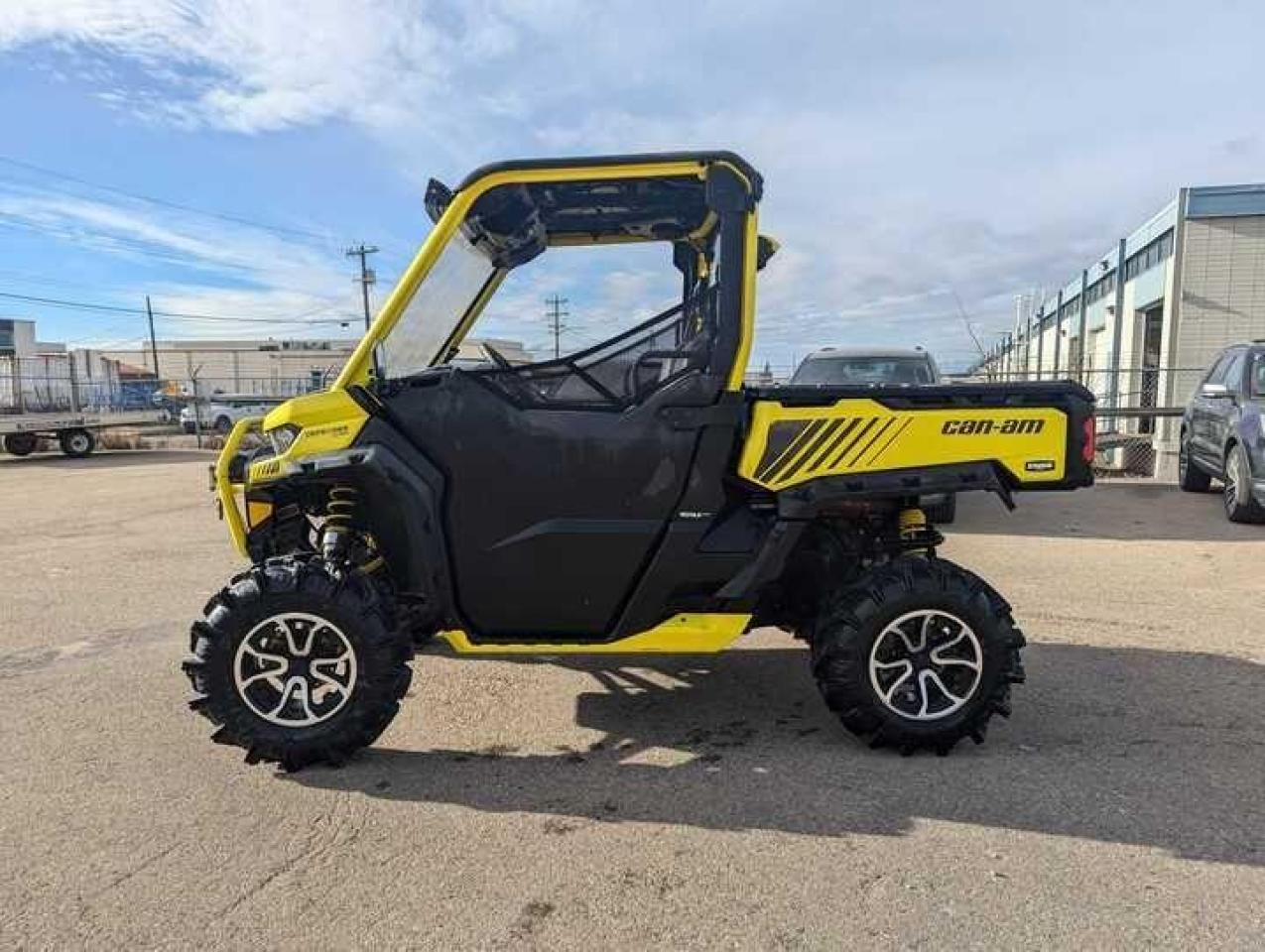 2018 Can-Am Defender HD10 XMR $110 B/W - Photo #2