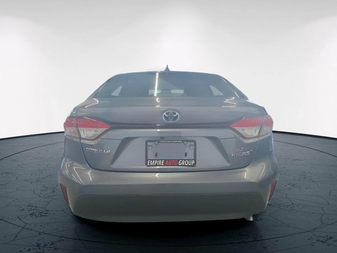 2023 Toyota Corolla LE Hybrid Photo