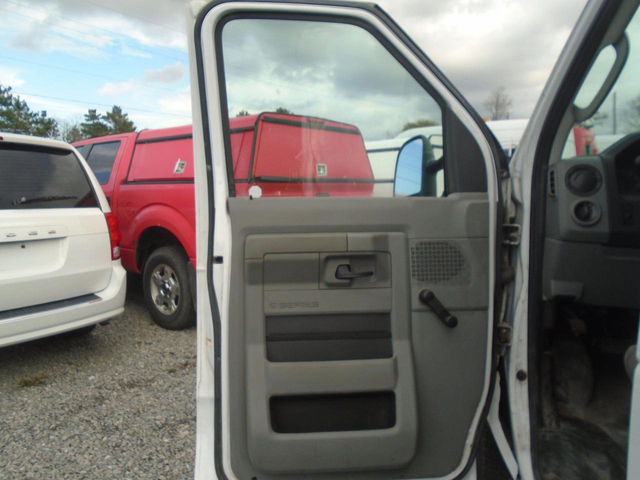 2013 Ford Econoline E-150 Ext Commercial - Photo #9