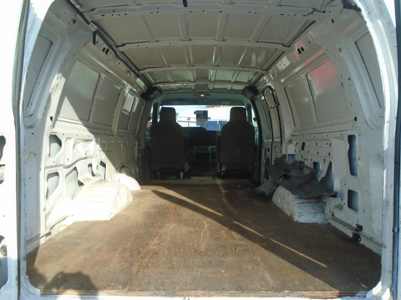 2013 Ford Econoline E-150 Ext Commercial - Photo #15