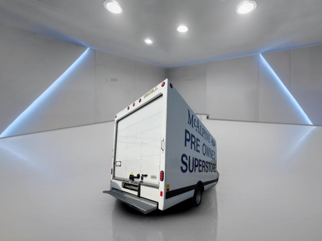 2023 Ford Transit Cutaway BASE Photo