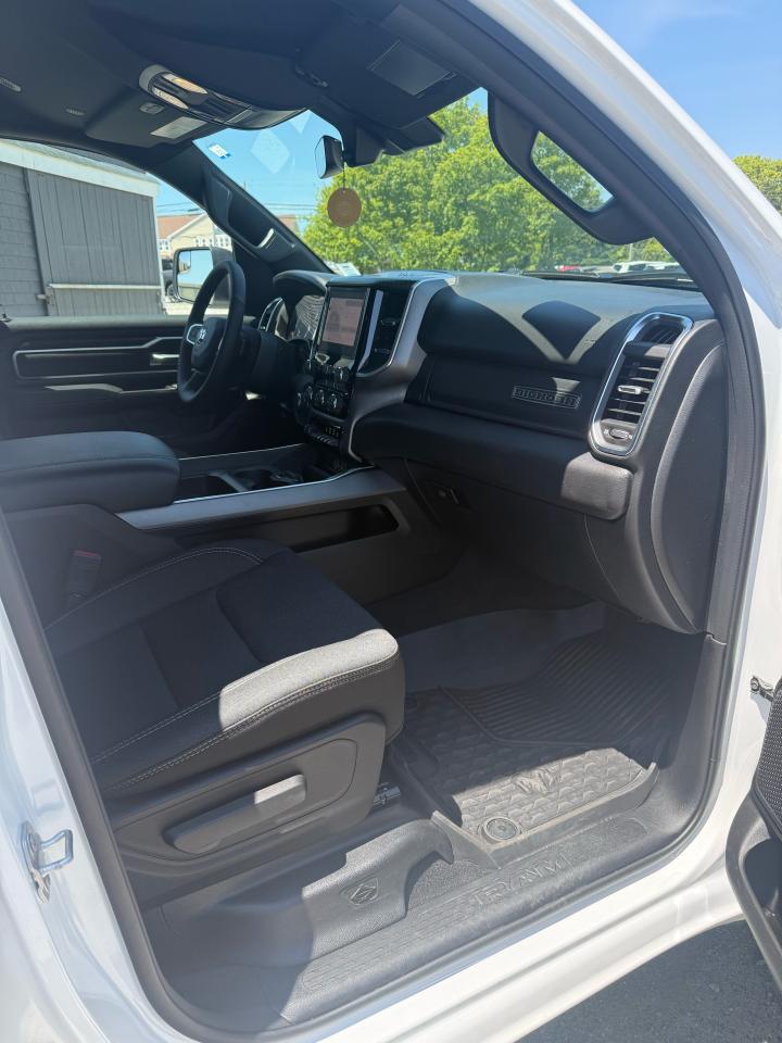 2025 RAM 1500 Big Horn 4x4 Crew Cab 5'7" Box Photo36