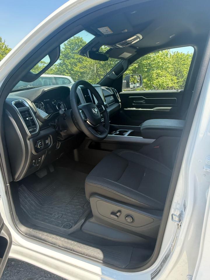 2025 RAM 1500 Big Horn 4x4 Crew Cab 5'7" Box Photo30
