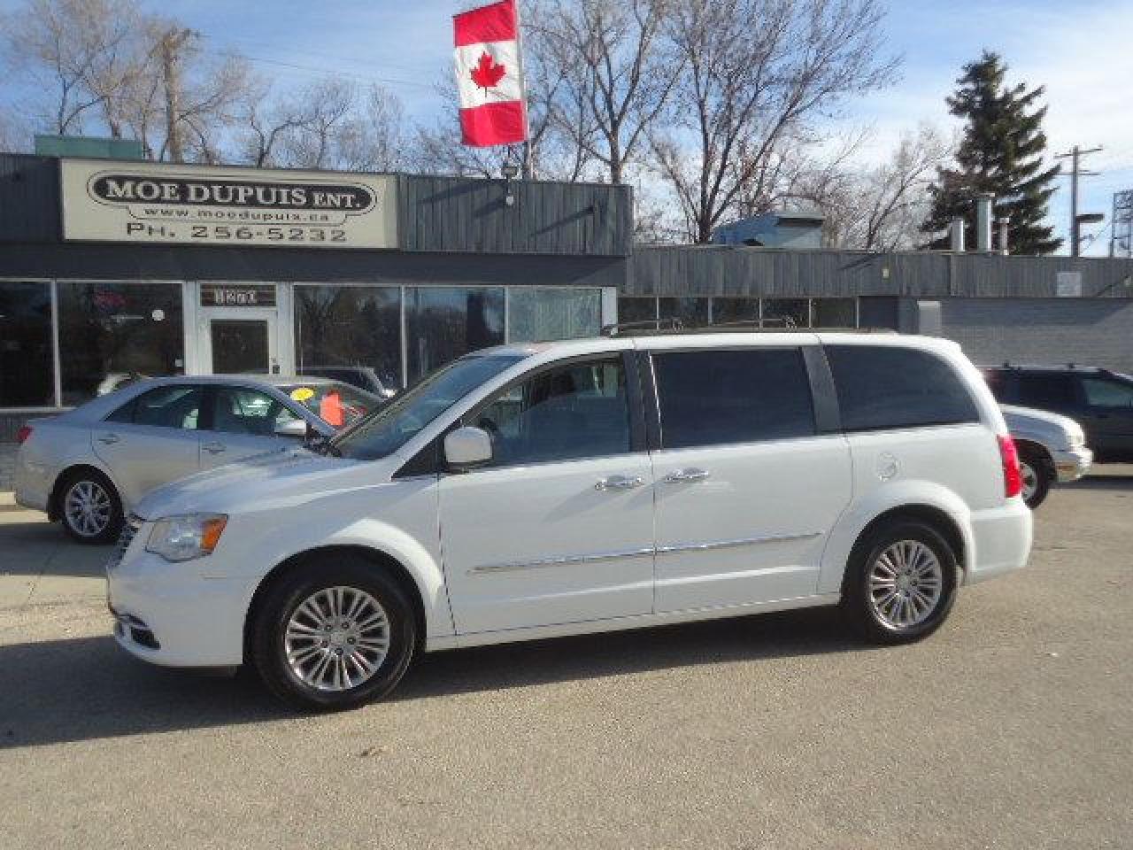 Used 2015 Chrysler Town & Country TOURING for sale in Winnipeg, MB