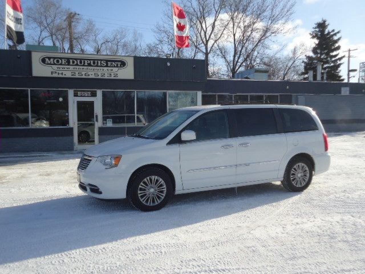 Used 2015 Chrysler Town & Country TOURING for sale in Winnipeg, MB