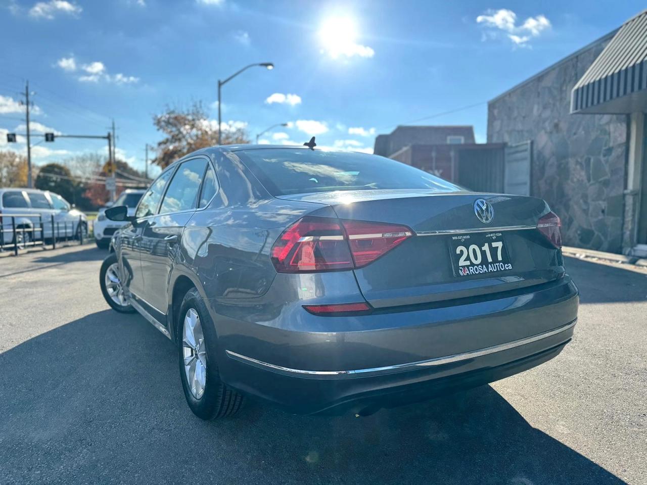 2017 Volkswagen Passat AUTO NO ACCIDENT HETAED SEATS BACKUPCAM NEW BRAKES Photo3