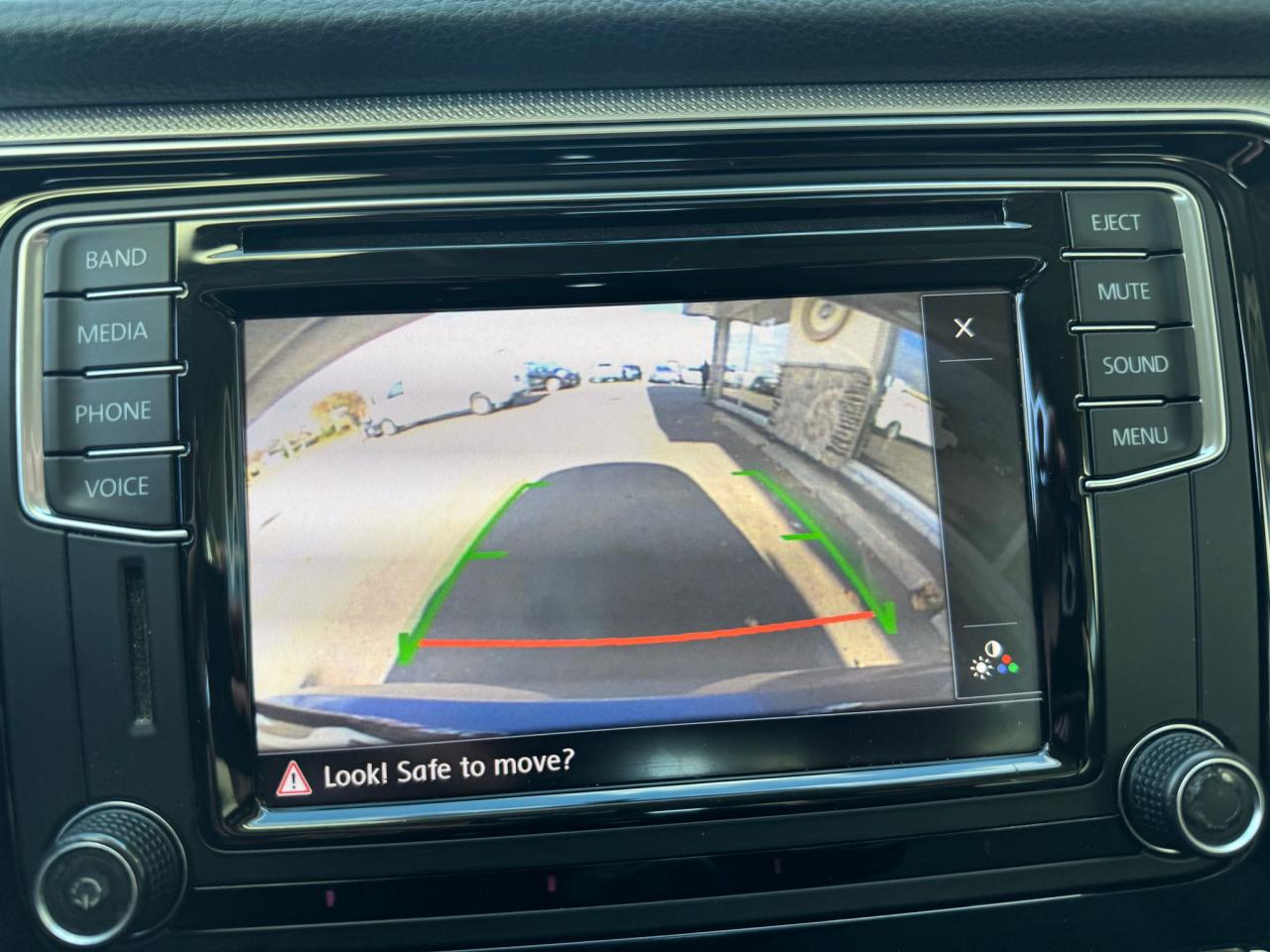2017 Volkswagen Passat AUTO NO ACCIDENT HETAED SEATS BACKUPCAM NEW BRAKES - Photo #18