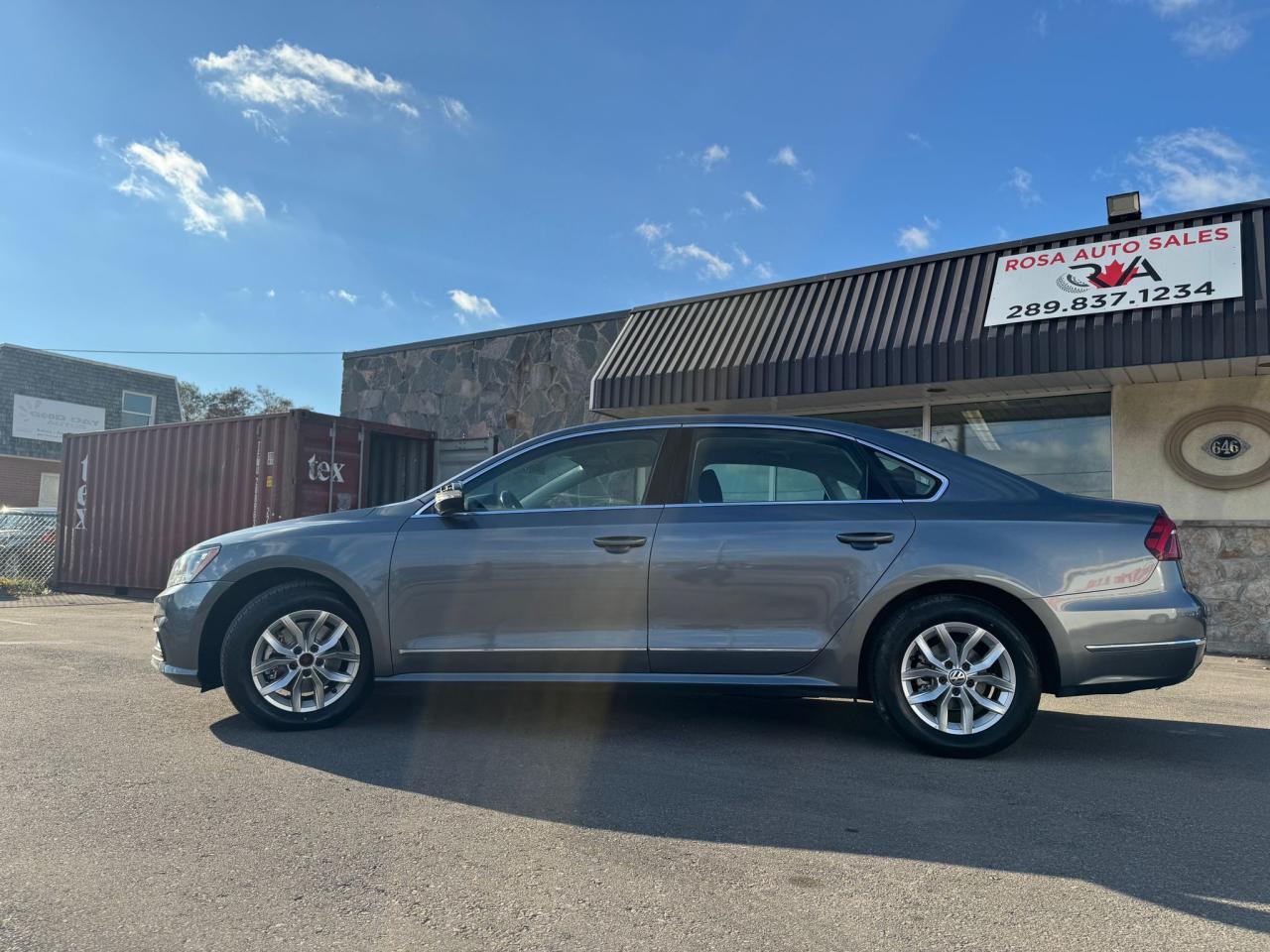 2017 Volkswagen Passat AUTO NO ACCIDENT HETAED SEATS BACKUPCAM NEW BRAKES Photo2