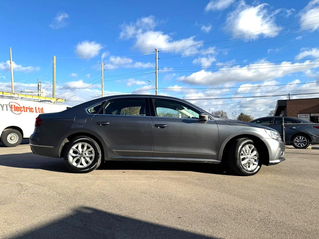 2017 Volkswagen Passat AUTO NO ACCIDENT HETAED SEATS BACKUPCAM NEW BRAKES - Photo #7