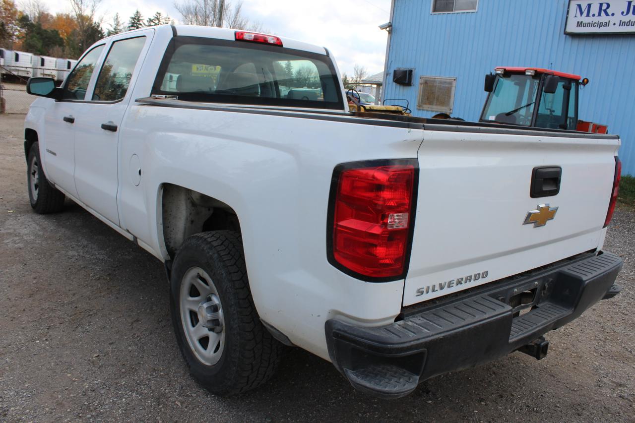 2018 Chevrolet Silverado 1500  Photo3
