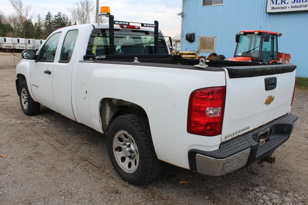 2013 Chevrolet Silverado 1500  Photo3
