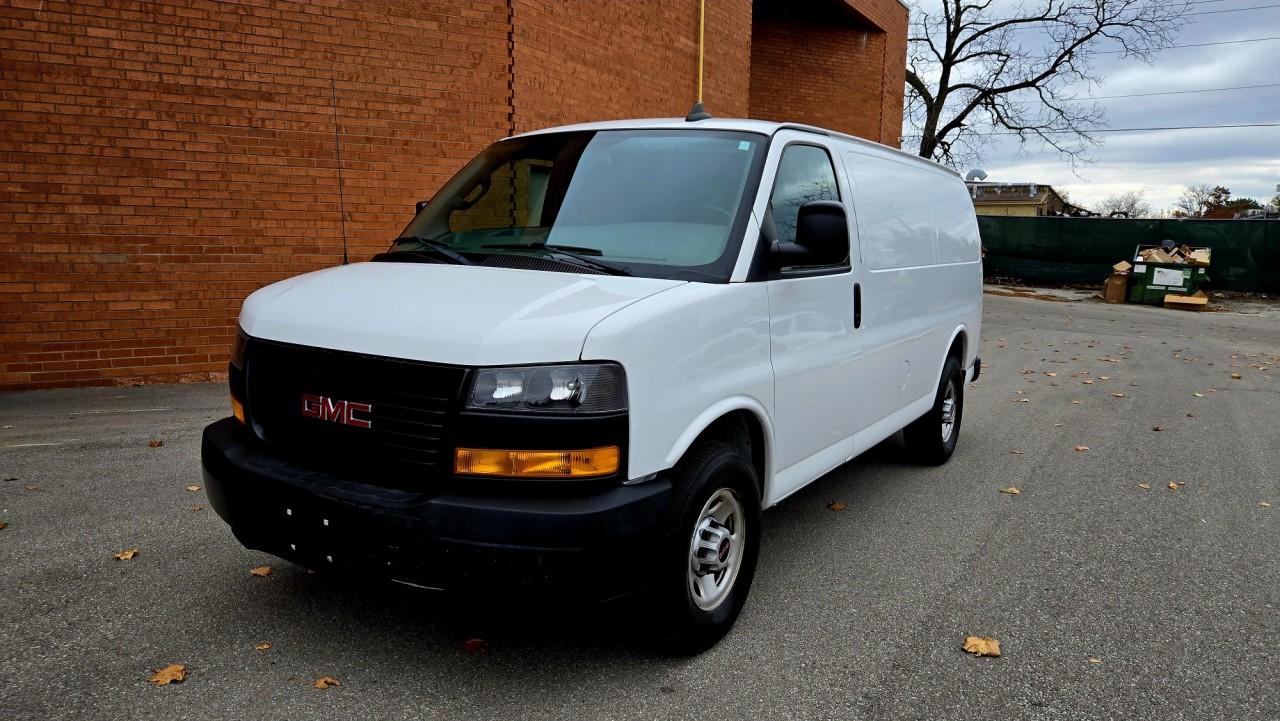 Used 2018 GMC Savana Cargo Van 2500 Regular Wheelbase Rear-Wheel Drive for sale in Burlington, ON