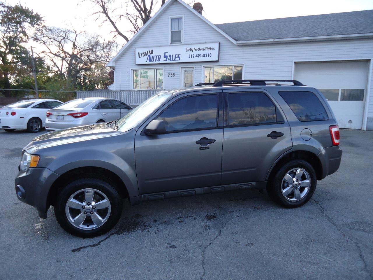 Used 2011 Ford Escape FWD 4dr I4 Man XLT for sale in Sarnia, ON