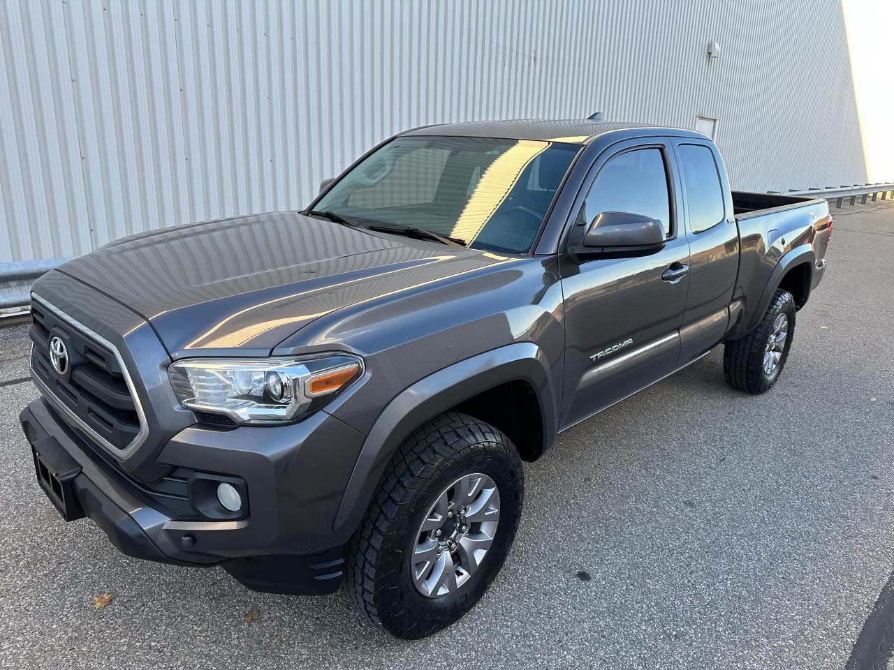 Used 2016 Toyota Tacoma Super Cab SR5 4WD 4 Cylinder for sale in Mississauga, ON