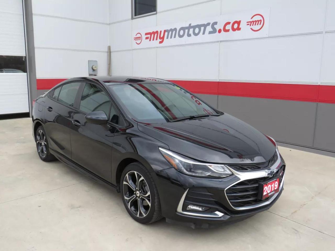 Used 2019 Chevrolet Cruze LT (**ALLOY RIMS**POWER SEATS**CRUISE CONTROL**HEATED SEATS**AUX**REVERSE CAMERA**BLUETOOTH**DIGITAL TOUCHSCREEN**CRUISE CONTROL**BLUETOOTH**FOG LIGHTS**ANDROID AUTO**APPLE CARPLAY**) for sale in Tillsonburg, ON