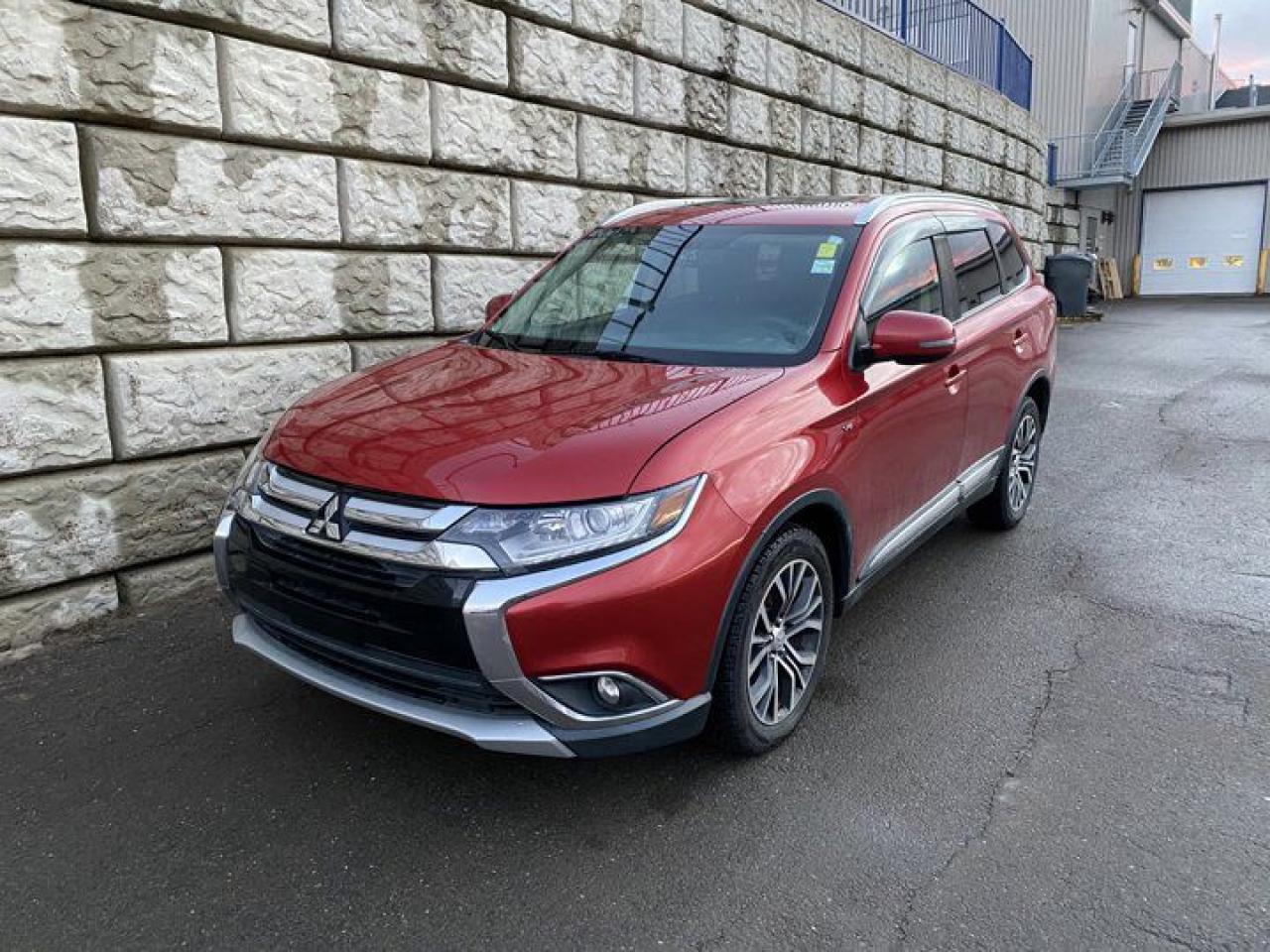 Used 2017 Mitsubishi Outlander SE TOURING - AWD - BACKUP CAMERA - PADDLE SHIFTERS for sale in Fredericton, NB