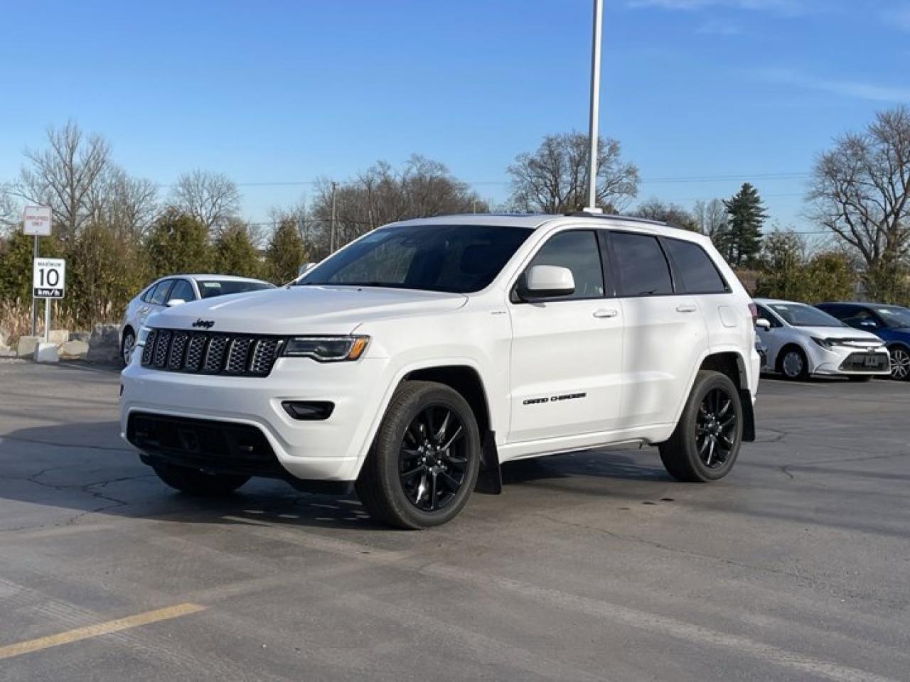 Used 2020 Jeep Grand Cherokee Altitude 4X4 | Sunroof | Tow Package | Nav | CarPlay + Android | Rear Camera | Heated Seats and more for sale in Guelph, ON