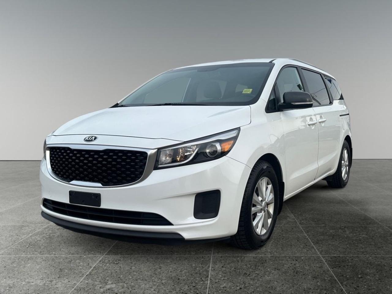 Used 2018 Kia Sedona LX - Apple CarPlay -  Android Auto for sale in Saskatoon, SK