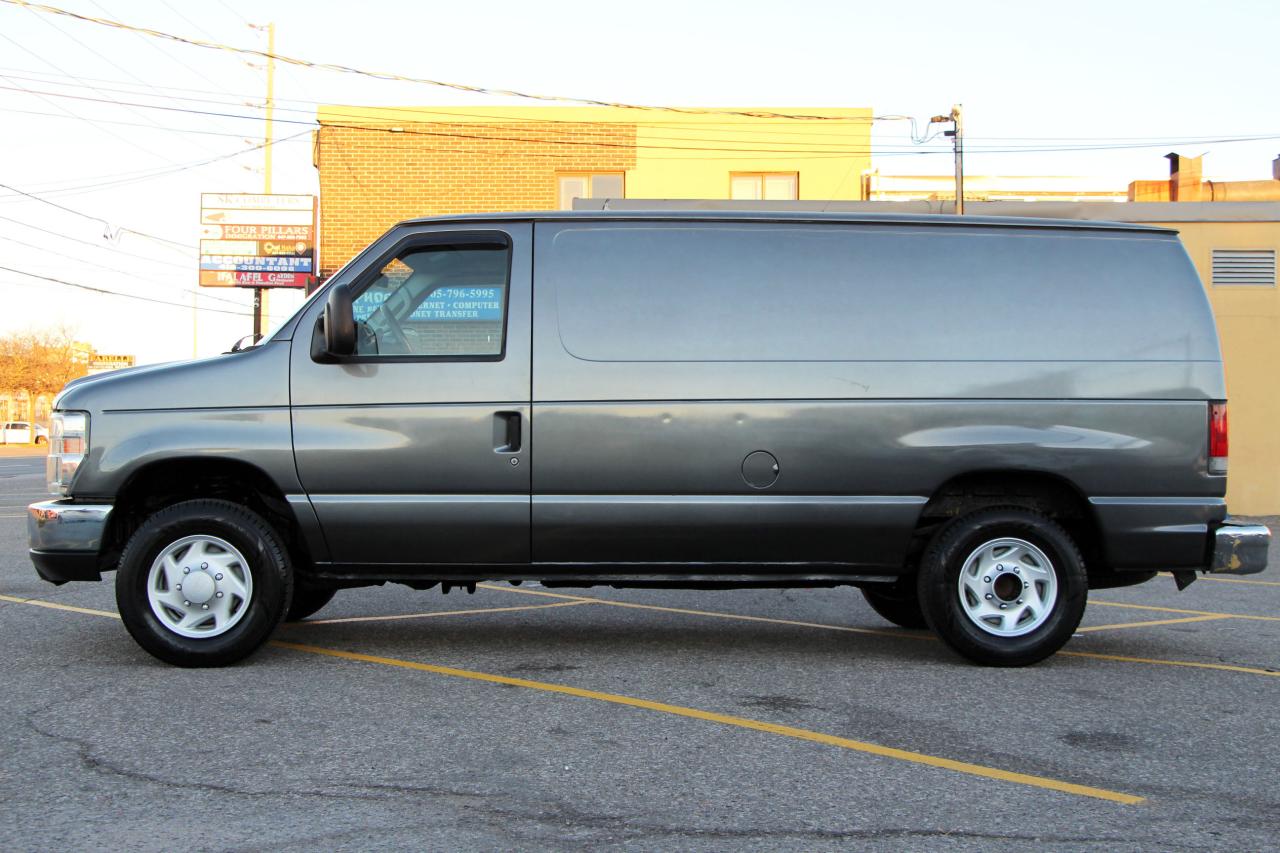 2012 Ford Econoline 4.6l - Photo #4