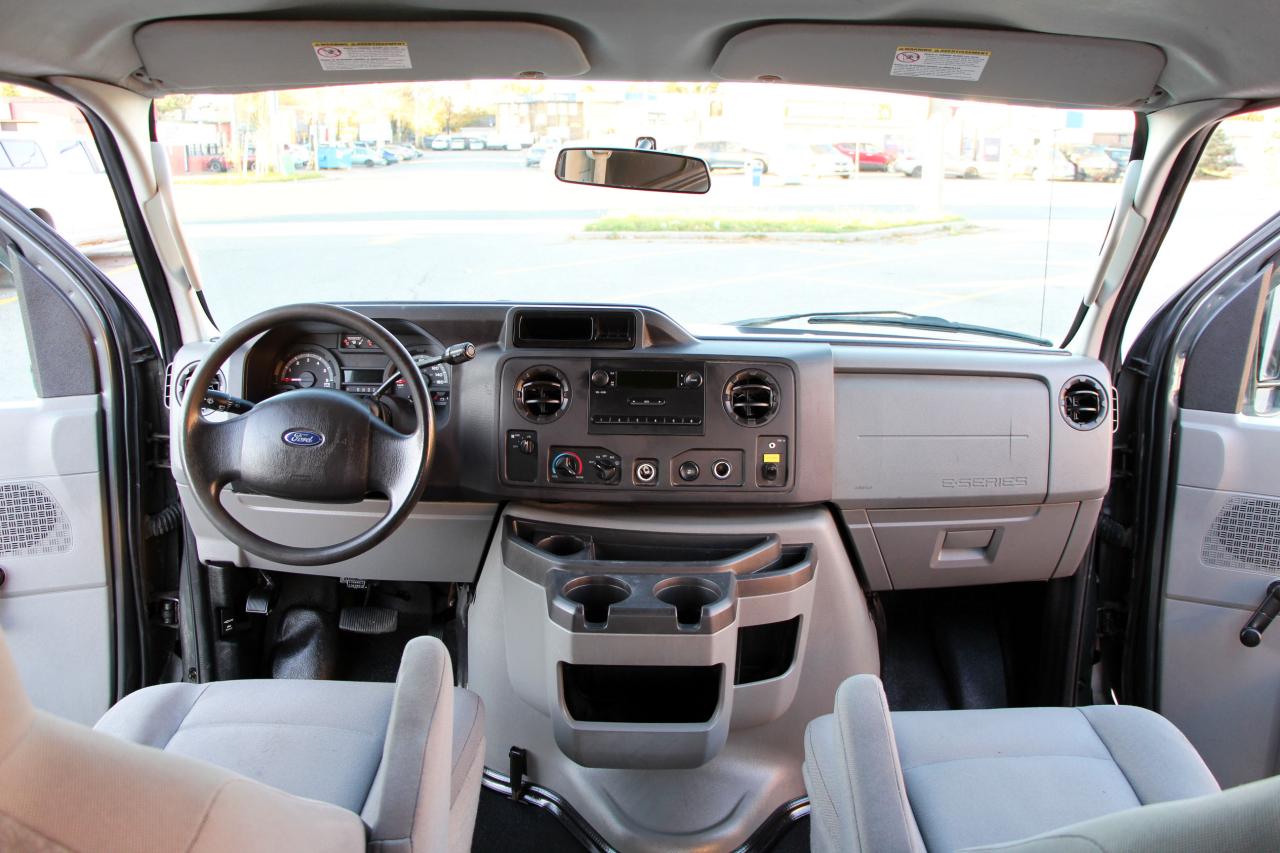 2012 Ford Econoline 4.6l - Photo #17