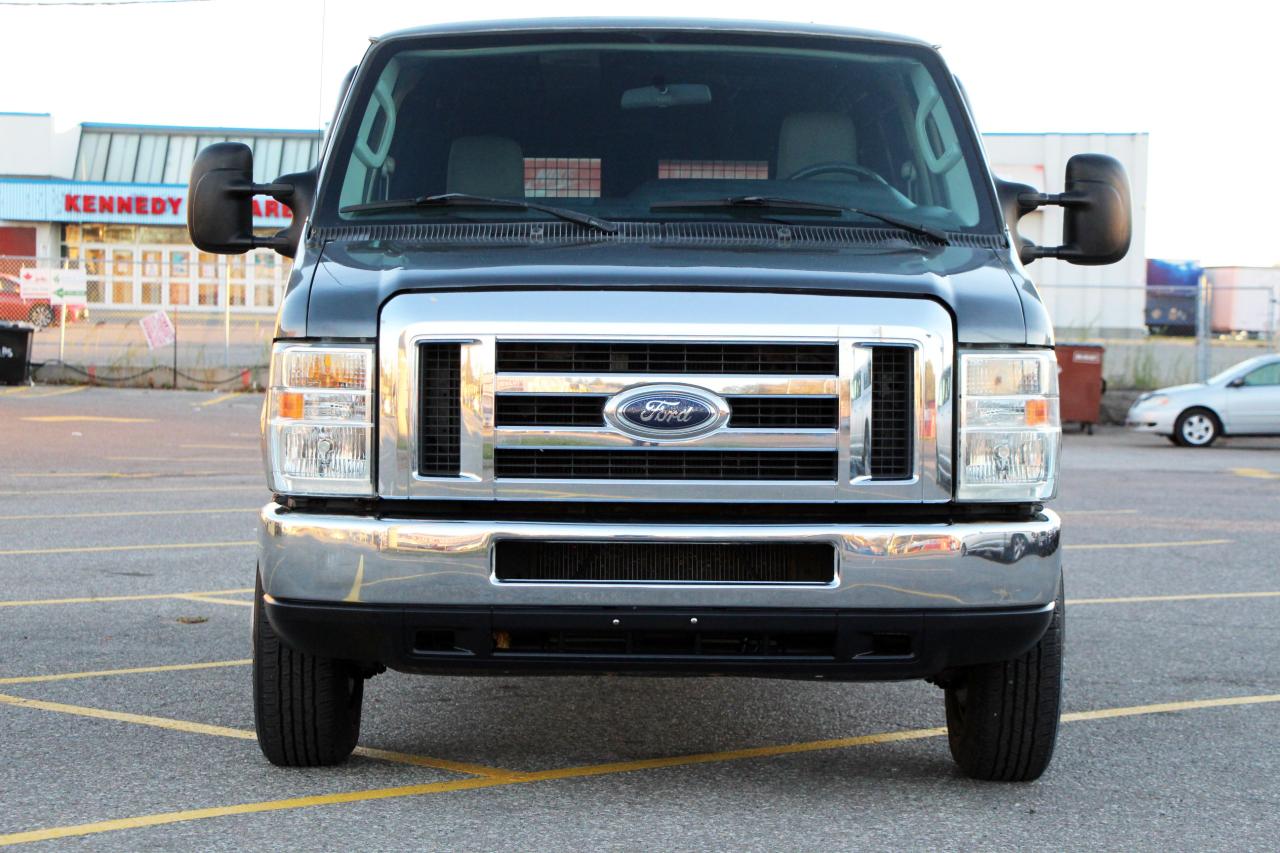 2012 Ford Econoline 4.6l - Photo #2