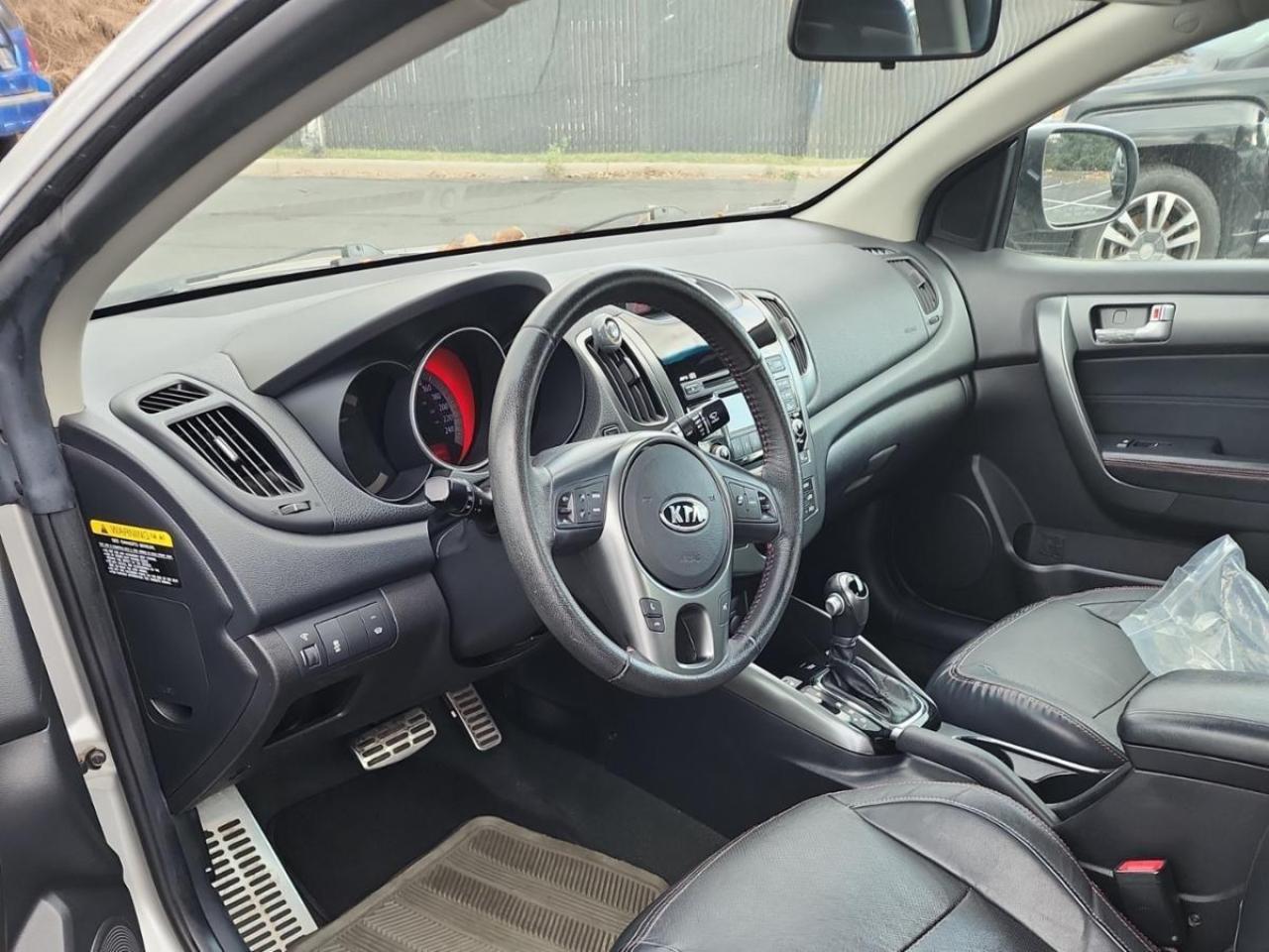 2012 Kia Forte Koup SX Luxury Photo3