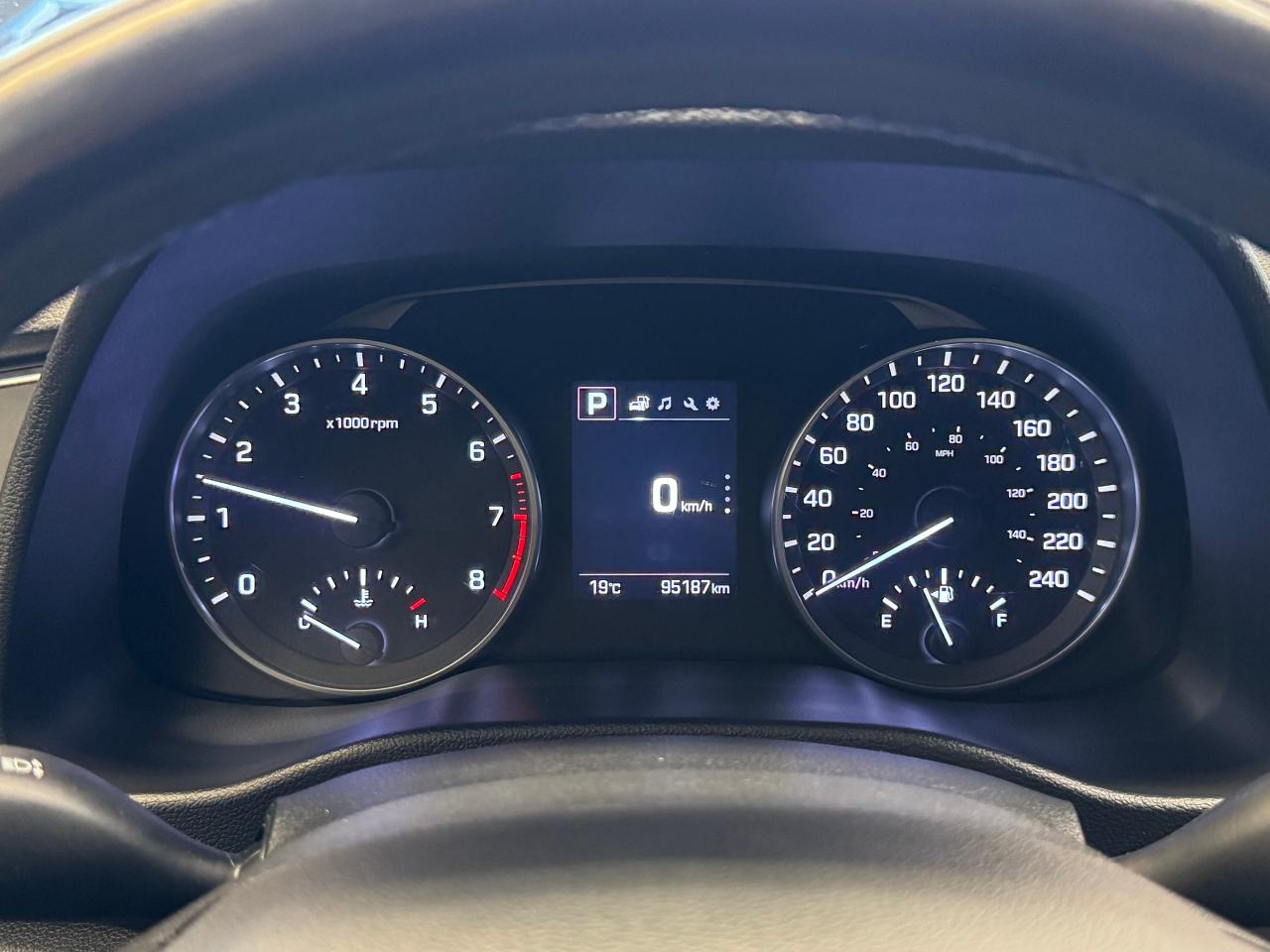 2017 Hyundai Elantra GL+ApplePlay+Camera+Blind Spot+CLEAN CARFAX - Photo #16