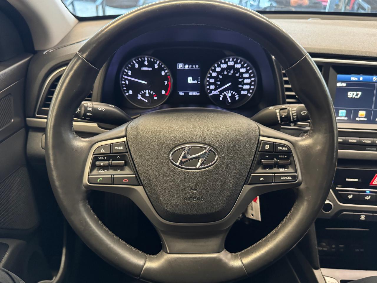 2017 Hyundai Elantra GL+ApplePlay+Camera+Blind Spot+CLEAN CARFAX - Photo #11