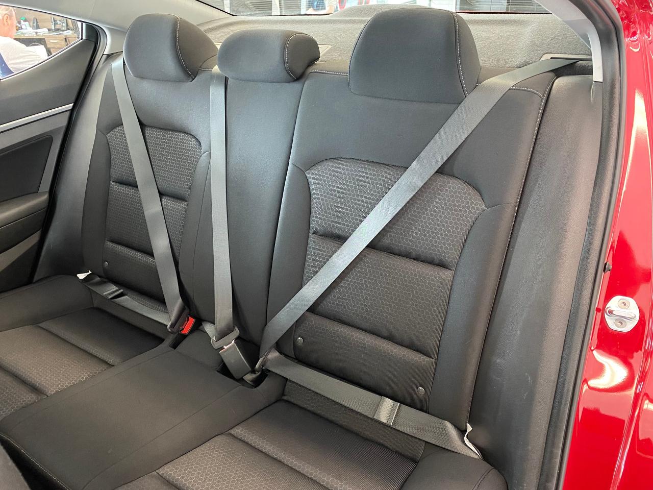 2017 Hyundai Elantra GL+ApplePlay+Camera+Blind Spot+CLEAN CARFAX - Photo #24