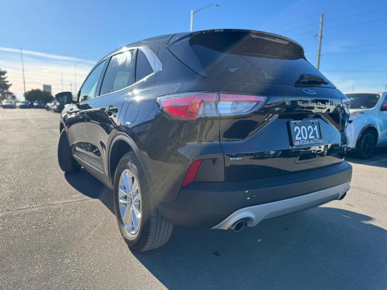 2021 Ford Escape AUTO AWD NO ACCIDENT NEW BRAKES NAVIGATION B-CAM Photo2