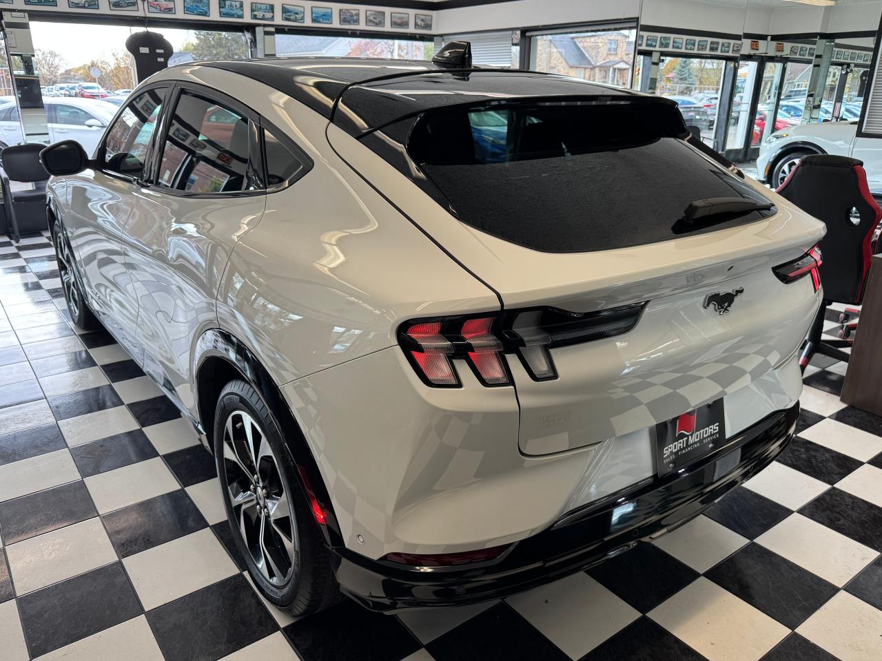 2021 Ford Mustang Mach-E Premium AWD+BlueCruise+360 Camera+CLEAN CARFAX - Photo #10