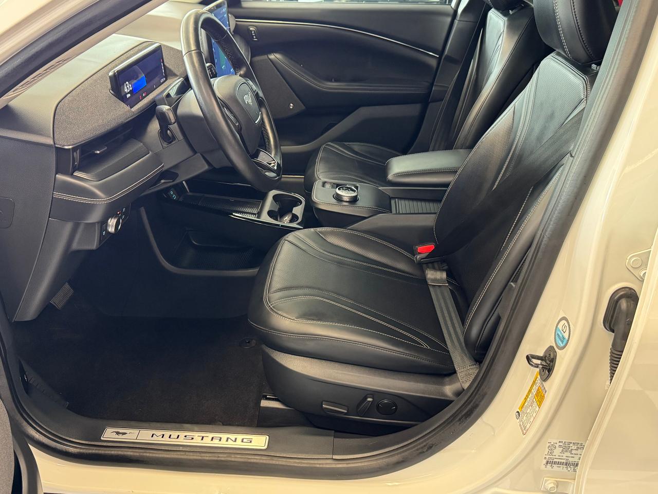2021 Ford Mustang Mach-E Premium AWD+BlueCruise+360 Camera+CLEAN CARFAX - Photo #22